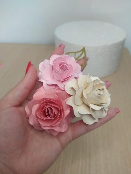Rosa de Papel para Topo de Bolo