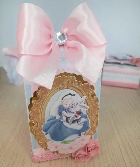 Caixa Milk Alice No País Das Maravilhas
