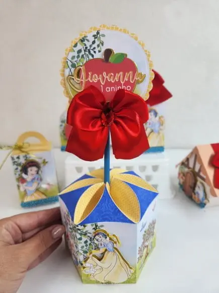 Centro de Mesa Sextavado - a Branca de Neve