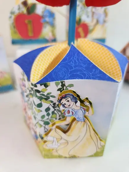 Centro de Mesa Sextavado - a Branca de Neve