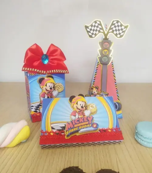 Kit 15 Personalizados - Mickey Sobre Rodas