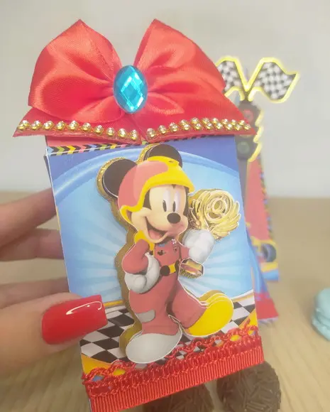 Kit 30 Personalizados - Mickey Sobre Rodas