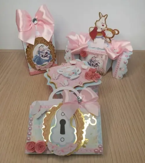 Kit Festa Alice no País das Maravilhas Luxo - 40 Personaliz