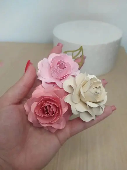 Rosa de Papel para Topo de Bolo
