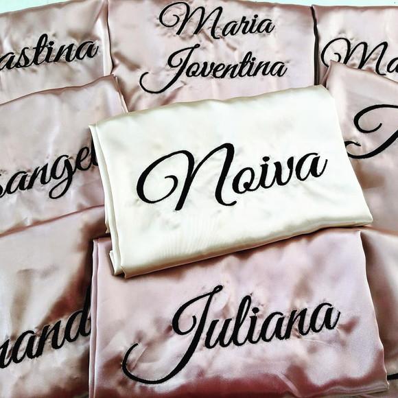 10 robes personalizados, da noiva com coroa