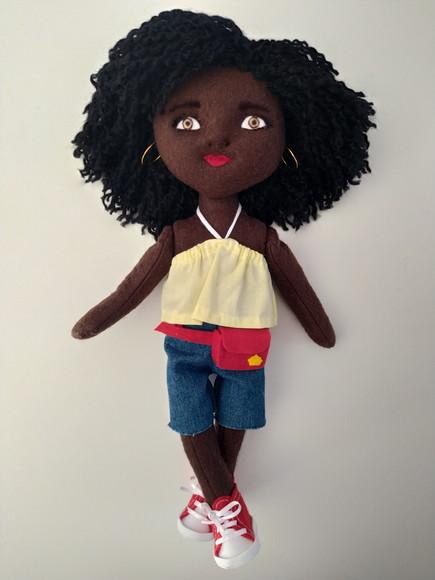 Boneca Negra em Feltro