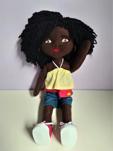 Boneca Negra em Feltro