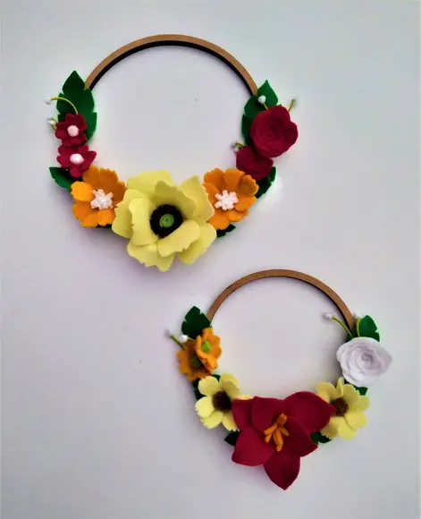 Guirlandas com Flores em Feltro