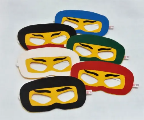Kit 30 Máscaras Ninjago em Feltro