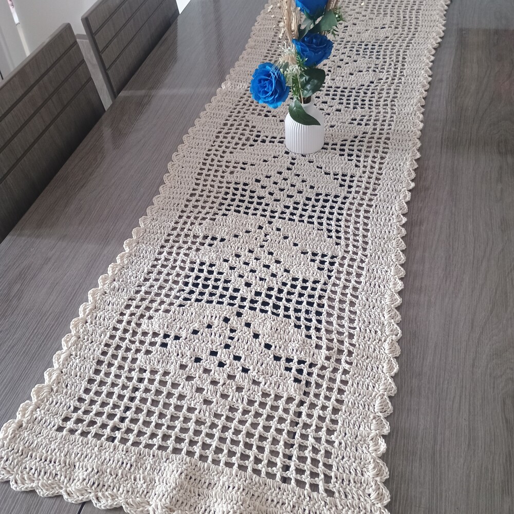 Caminho de Mesa em Crochê 140x40 cm de Barbante Ateliê Crocheta