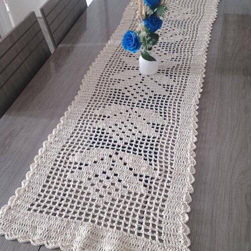 Caminho de Mesa em Crochê 140x40 cm de Barbante Ateliê Crocheta