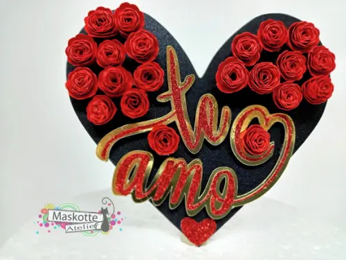 Topo de bolo coração e rosas dia dos namorados