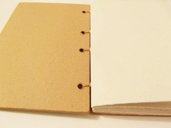 Agenda de bolso artesanal em papel couro