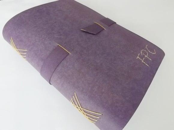 Agenda em recouro roxo personalizada