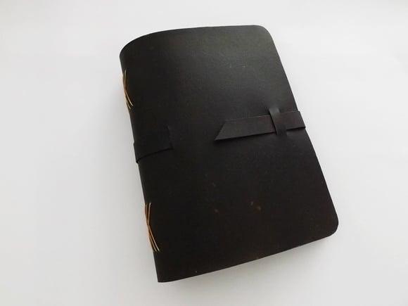 Agenda/caderno em recouro preto