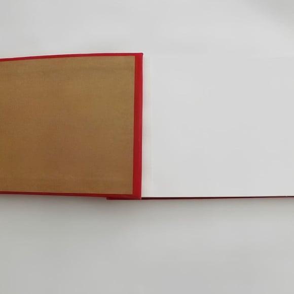 Álbum de Fotos Artesanal Vermelho com Relevo Coração