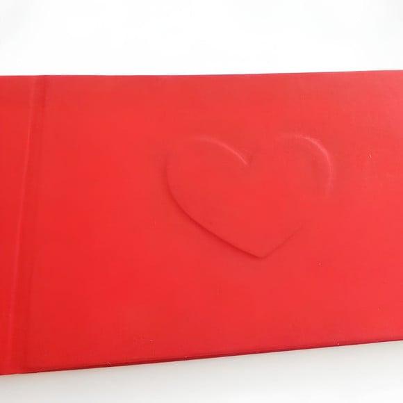Álbum de Fotos Artesanal Vermelho com Relevo Coração