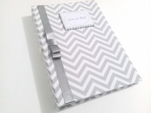 Livro/Diário do bebê cinza em chevron