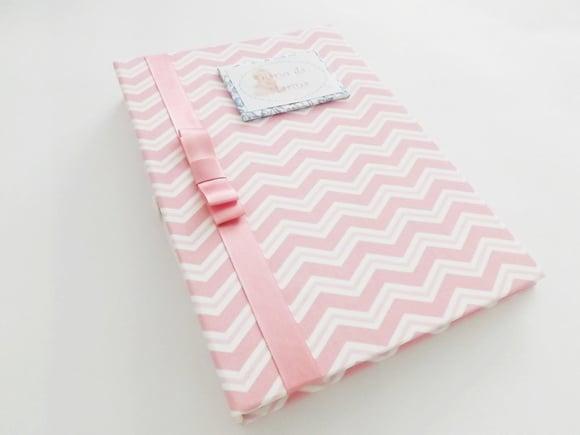 Livro/Diário do bebê rosa chevron menina
