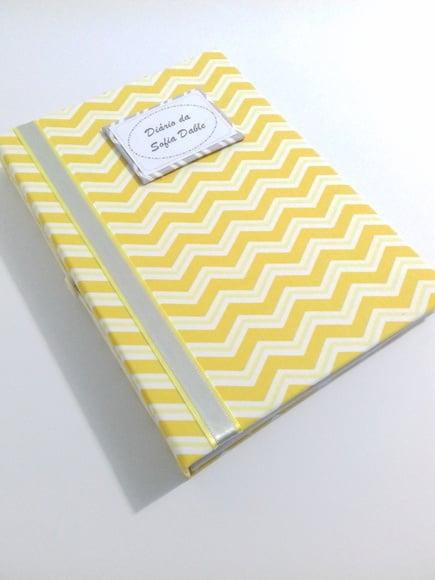 Diário de gravidez amarelo/cinza chevron