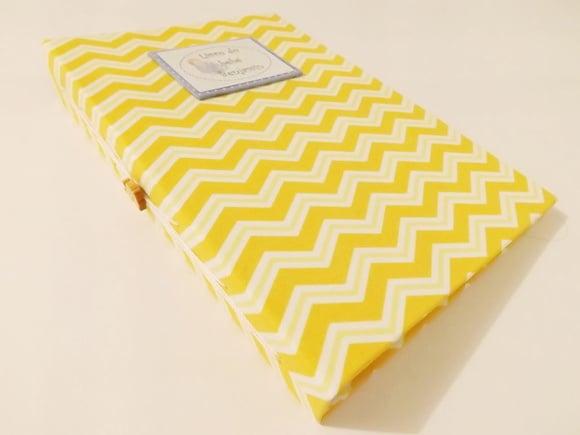 Livro/Diário do bebê amarelo unissex