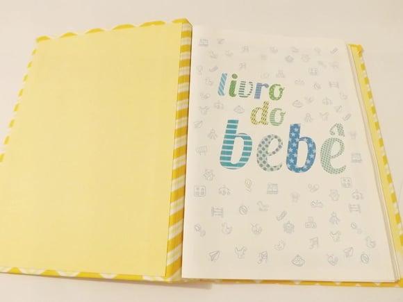 Livro/Diário do bebê amarelo unissex