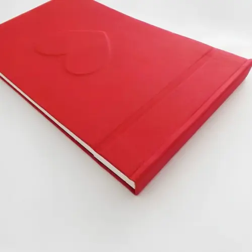 Álbum de Fotos Artesanal Vermelho com Relevo Coração