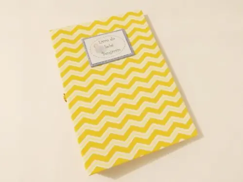 Livro/Diário do bebê amarelo unissex