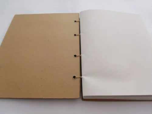 Agenda artesanal em papel couro
