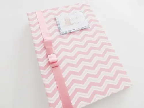 Livro/Diário do bebê rosa chevron menina