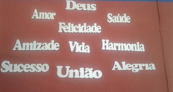 15 Palavras Cursivas mdf Branco