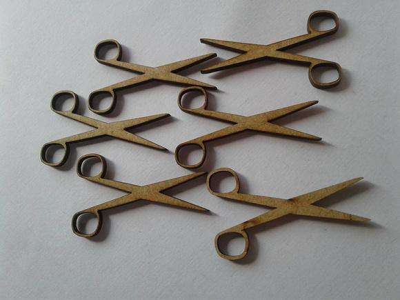 APLIQUE TESOURA MDF 4cm.