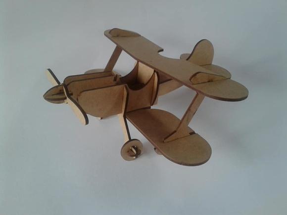 Avião mdf