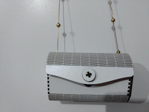 Bolsa/Carteira em mdf