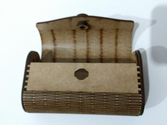 Bolsa/carteira em mdf