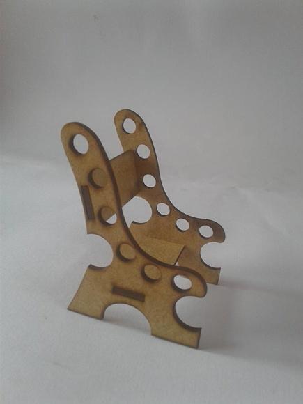 Cadeira Porta Lápis (6 Furos) mdf