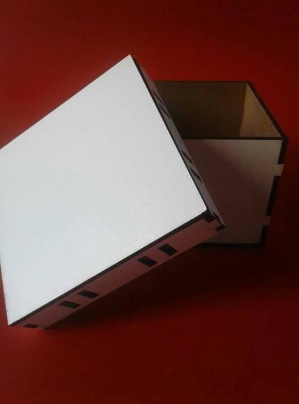 Caixa 15x15 Branca c/ Passa Fitas