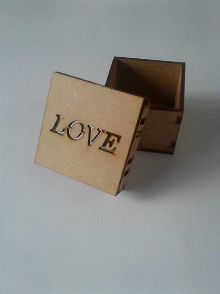 Caixa Love mdf 6x6 C/passa Fita.