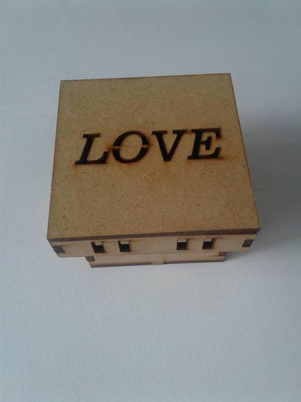Caixa Love mdf 6x6 C/passa Fita.