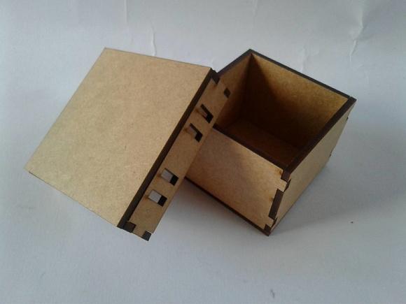 Caixa mdf 6x6 C/passa Fita.