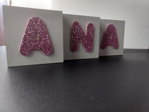 CUBO COM NOMES - MDF C/ E.V.A