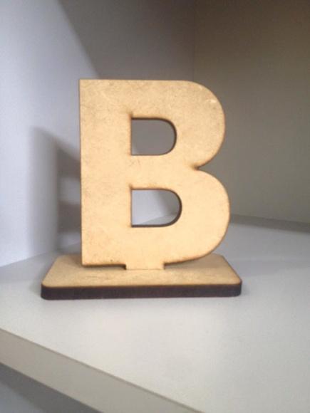 LETRAS C/ BASE MDF 6mm