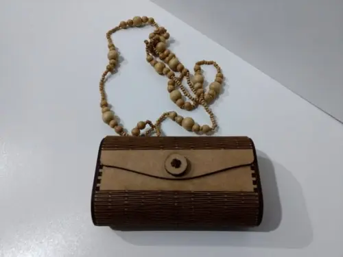 Bolsa/carteira em mdf