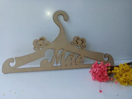 Cabide em mdf Mãe
