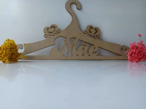Cabide em mdf Mãe