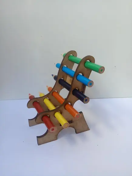 Cadeira Porta Lápis (6 Furos) mdf