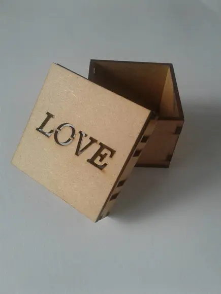 Caixa Love mdf 6x6 C/passa Fita.
