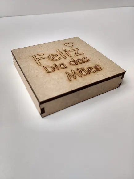 Caixinha 8x8 mdf Feliz Dia das Mães.