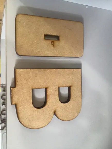 LETRAS C/ BASE MDF 6mm