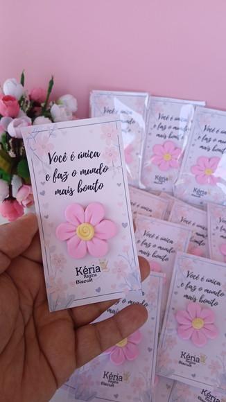 Lembrancinhas Imã Flor em Biscuit com Card